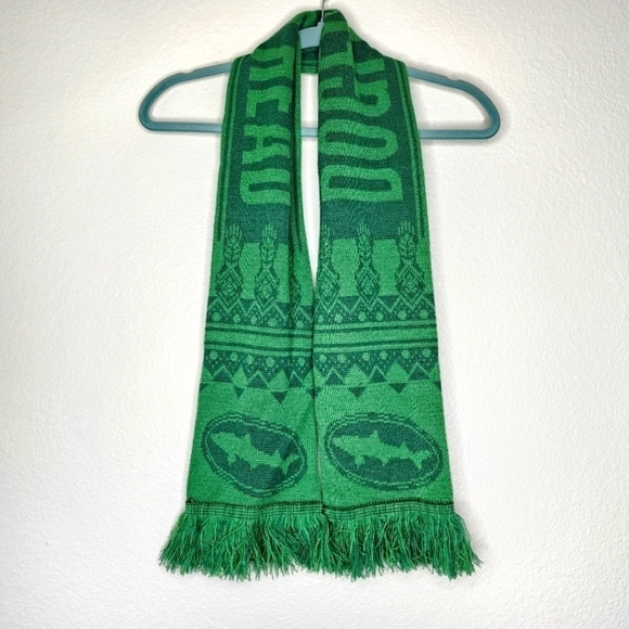 Dog Fishhead Green Winter Scarf - Picture 1 of 4